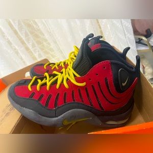 Red yellow and black Nike Air Bakin Nikes size 6.5Y Women 8 Men 6
